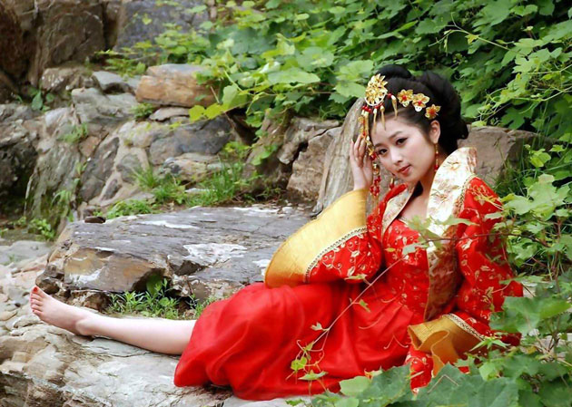我男扮女装的秘密被发现,男扮女装图片