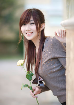 我的男扮女装的男友.我真的变得好奇怪
