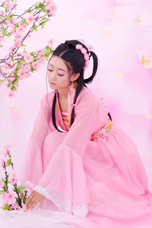 我的男扮女装故事-被迫穿女装做伴娘,穿裙子跑步好骚