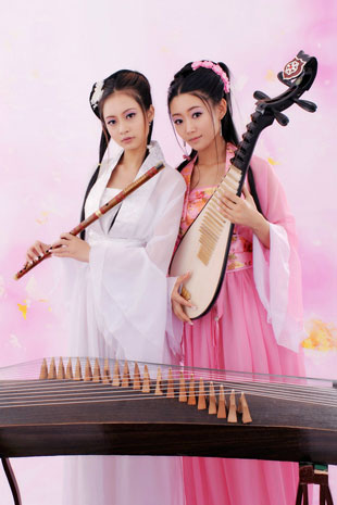 我的男扮女装故事-女朋友穿我的睡衣睡裤,我穿睡裙