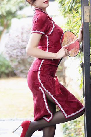 穿旗袍的女人最美,马戏团的旗袍美女邦缚演出